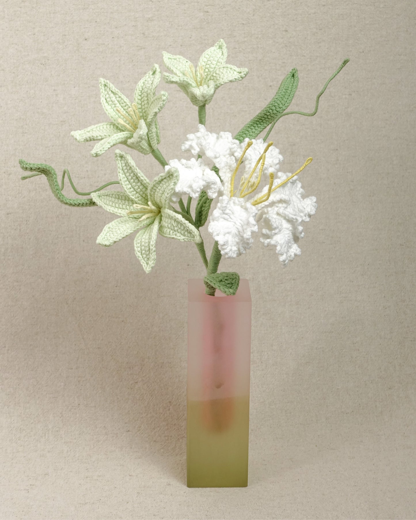 Mini Bouquet – Soft White & Green Palette