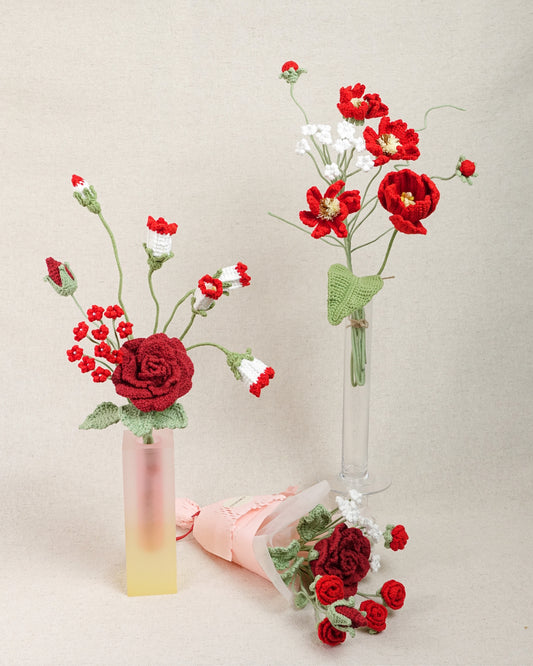 Mini Bouquet – Red & Pink Palette