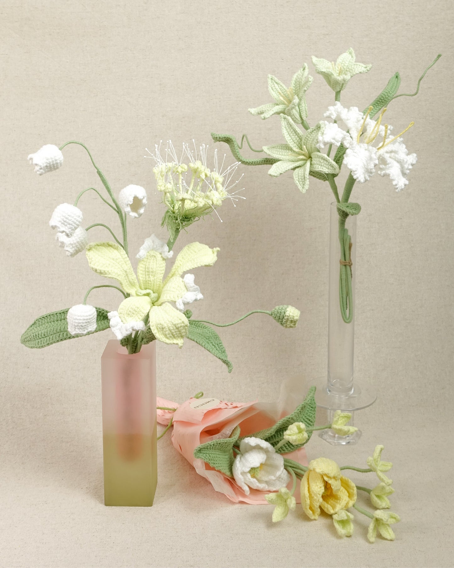 Mini Bouquet – Soft White & Green Palette