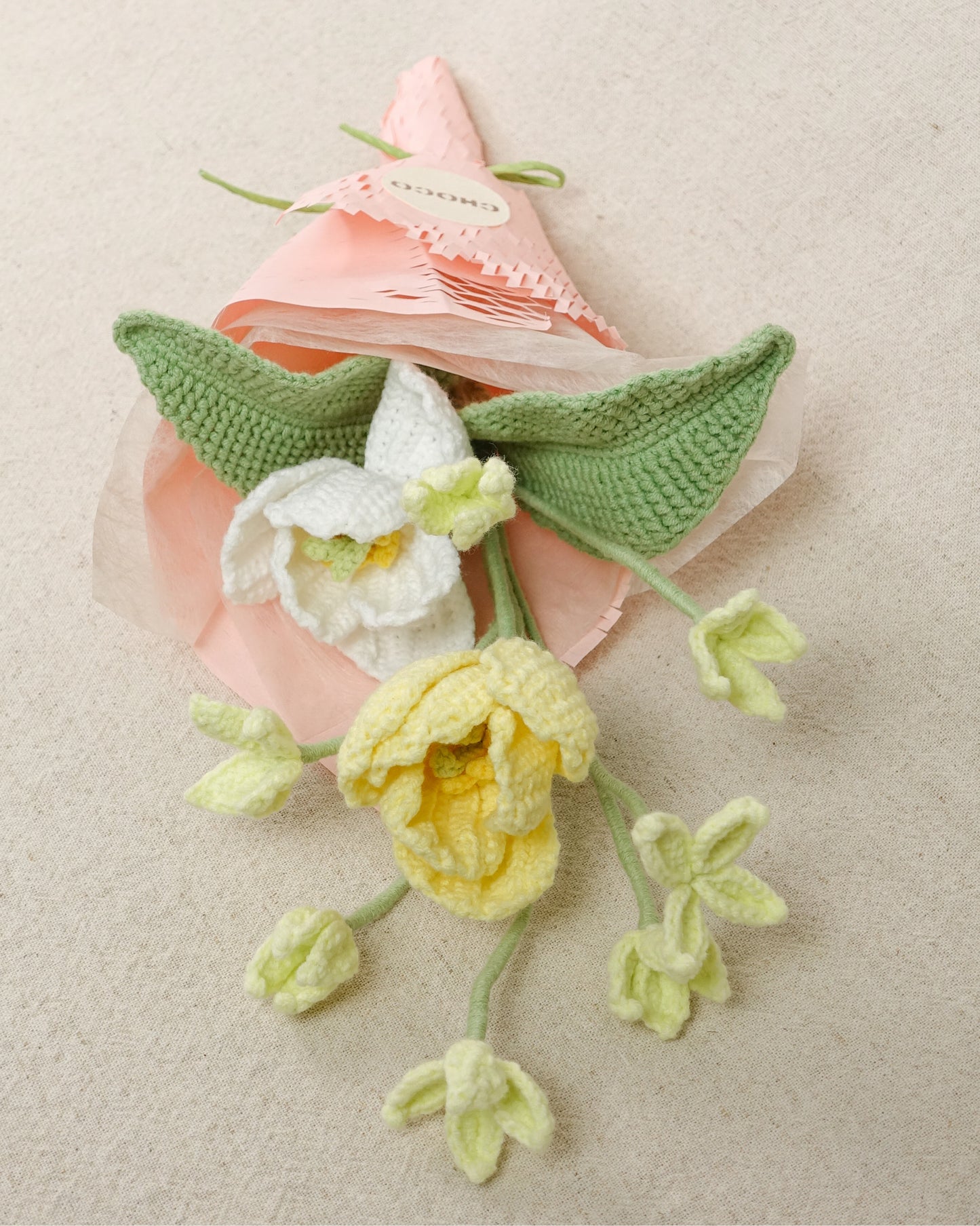 Mini Bouquet – Soft White & Green Palette