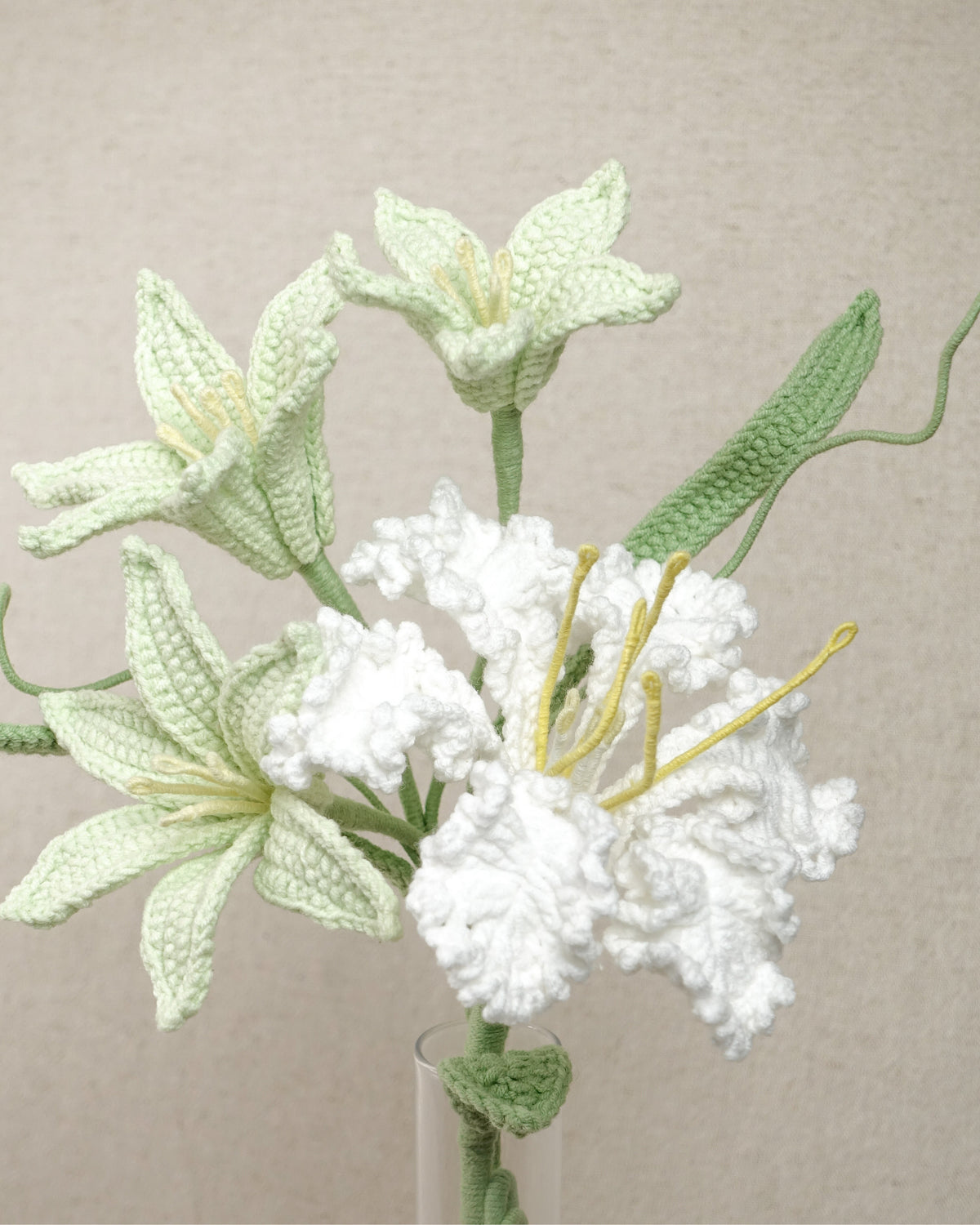 Mini Bouquet – Soft White & Green Palette